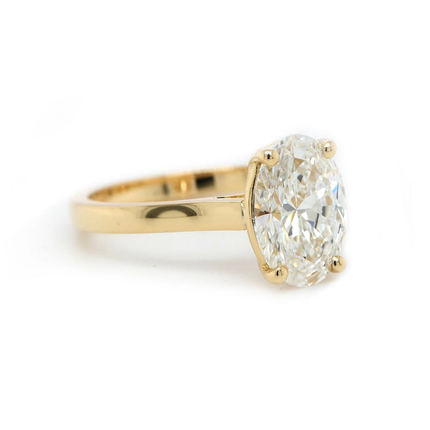2.00 Carat Classic Lab-Grown Oval cut Diamond Engagement Ring in 18k yellow Gold